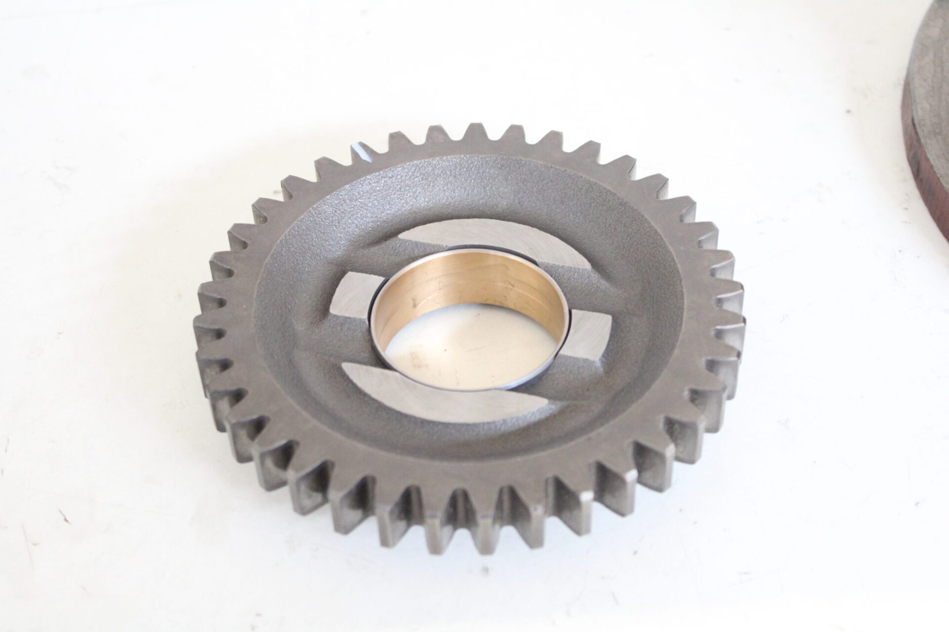 1693870M91,Gear 37T,Massey Ferguson Tractors, Ned Murphy Tractors Ltd.