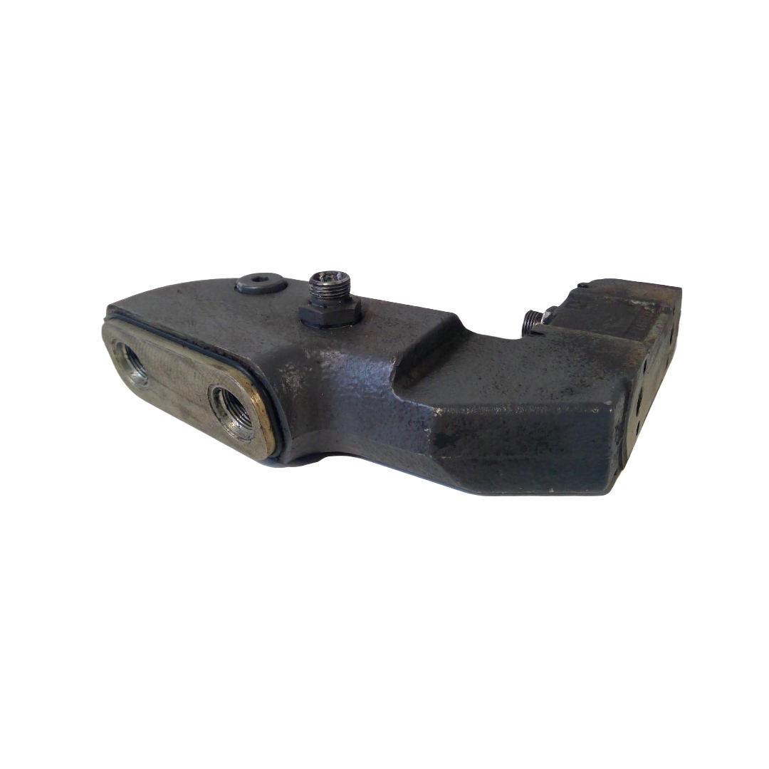 3796992M93, Female Coupler, Massey Ferguson Tractors, Ned Murphy Tractors Ltd.