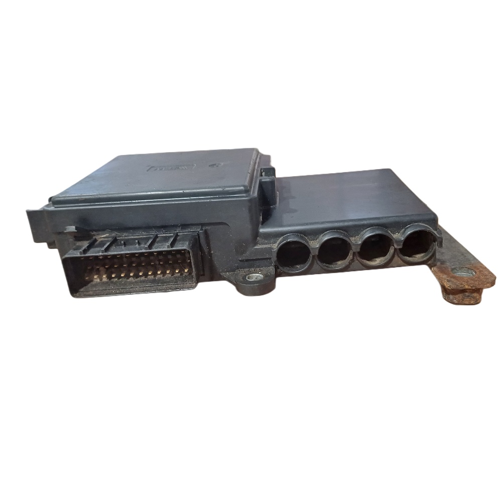 Fuse Box 4351443M94 - Image 3