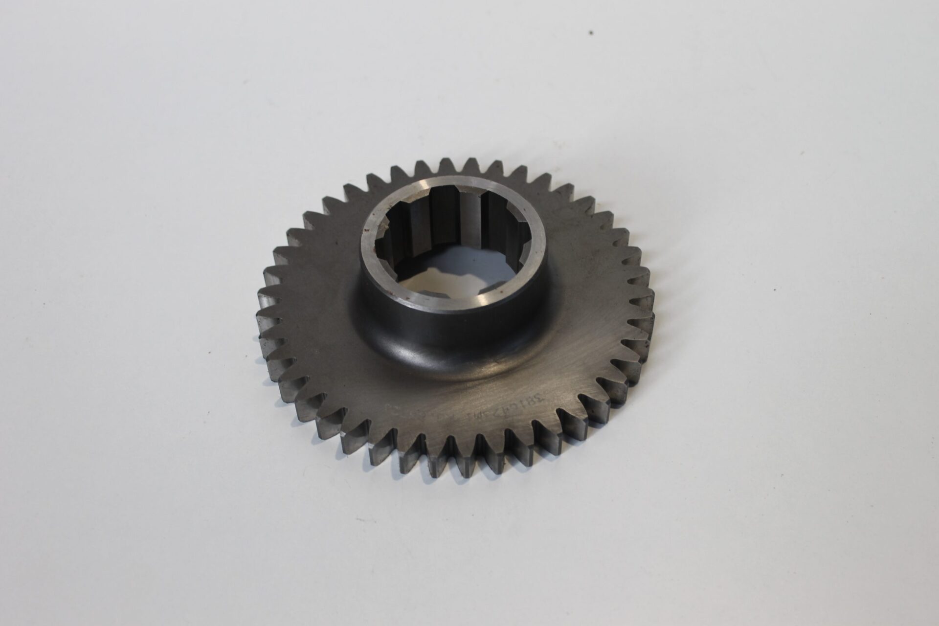 Gearbox Pinion 42 Teeth 3816423M1 - Image 2