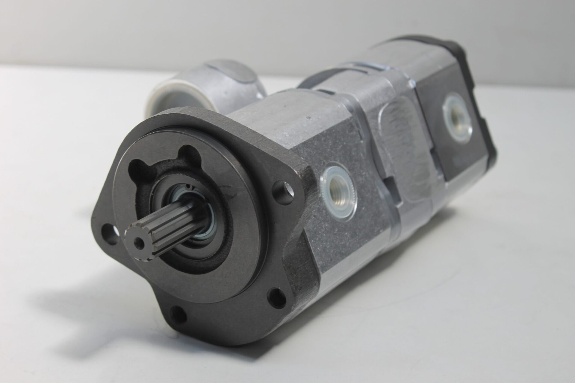 Bosch Hydraulic Pump 3816909M91 - Image 2