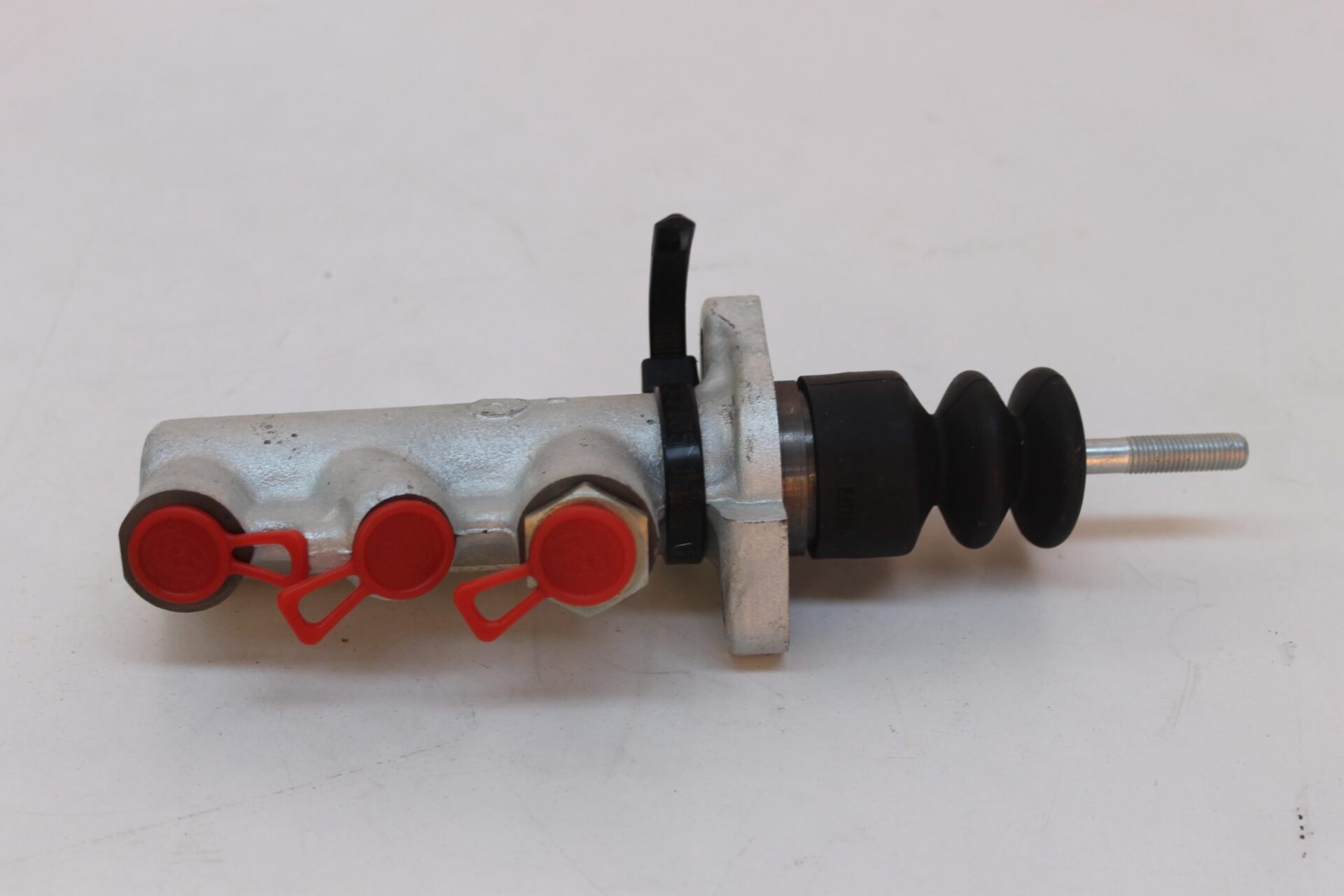 1471975M92, 50HX Brake Master Cylinder, Massey Ferguson Tractors, Ned Murphy Tractors Ltd.