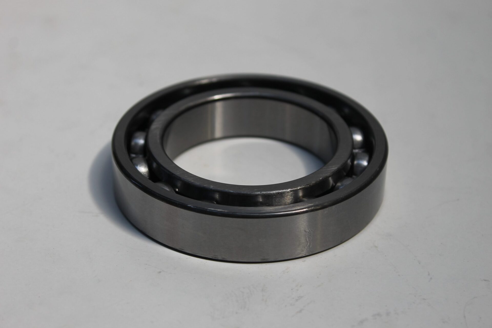 VLA1015, 4WD Axle Shaft Bearing, Massey Ferguson Tractors, Ned Murphy Tractors Ltd.