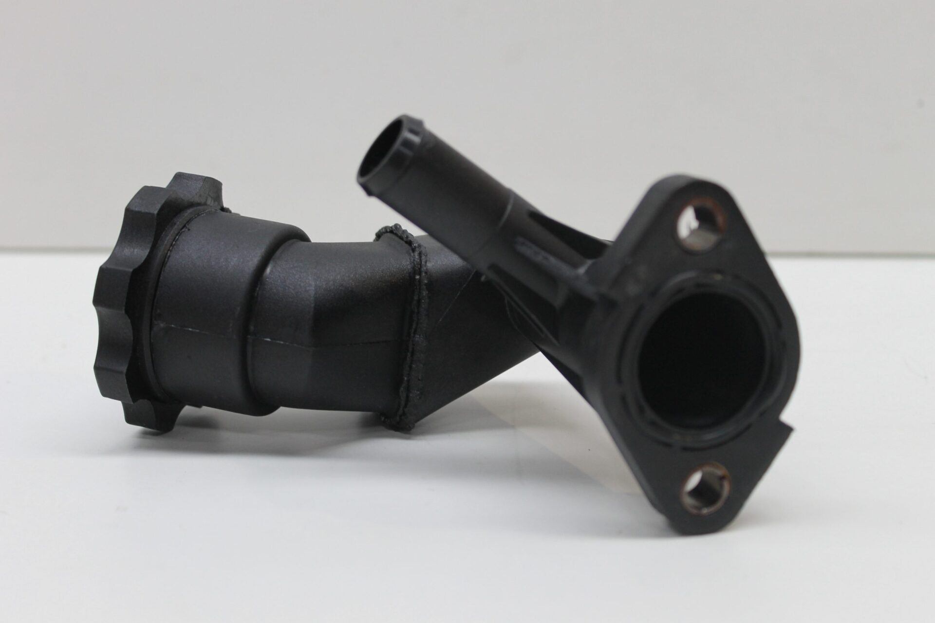 Engine Oil Filler Tube 4222041M1 - Image 3