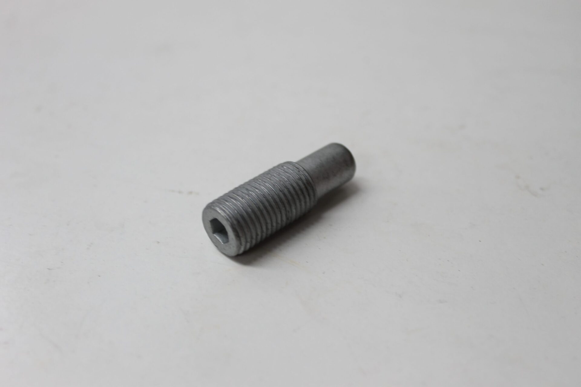 Swivel Mudgaurd Bracket Pin, F718701030070, Massey Ferguson Tractors, Ned Murphy Tractors Ltd.