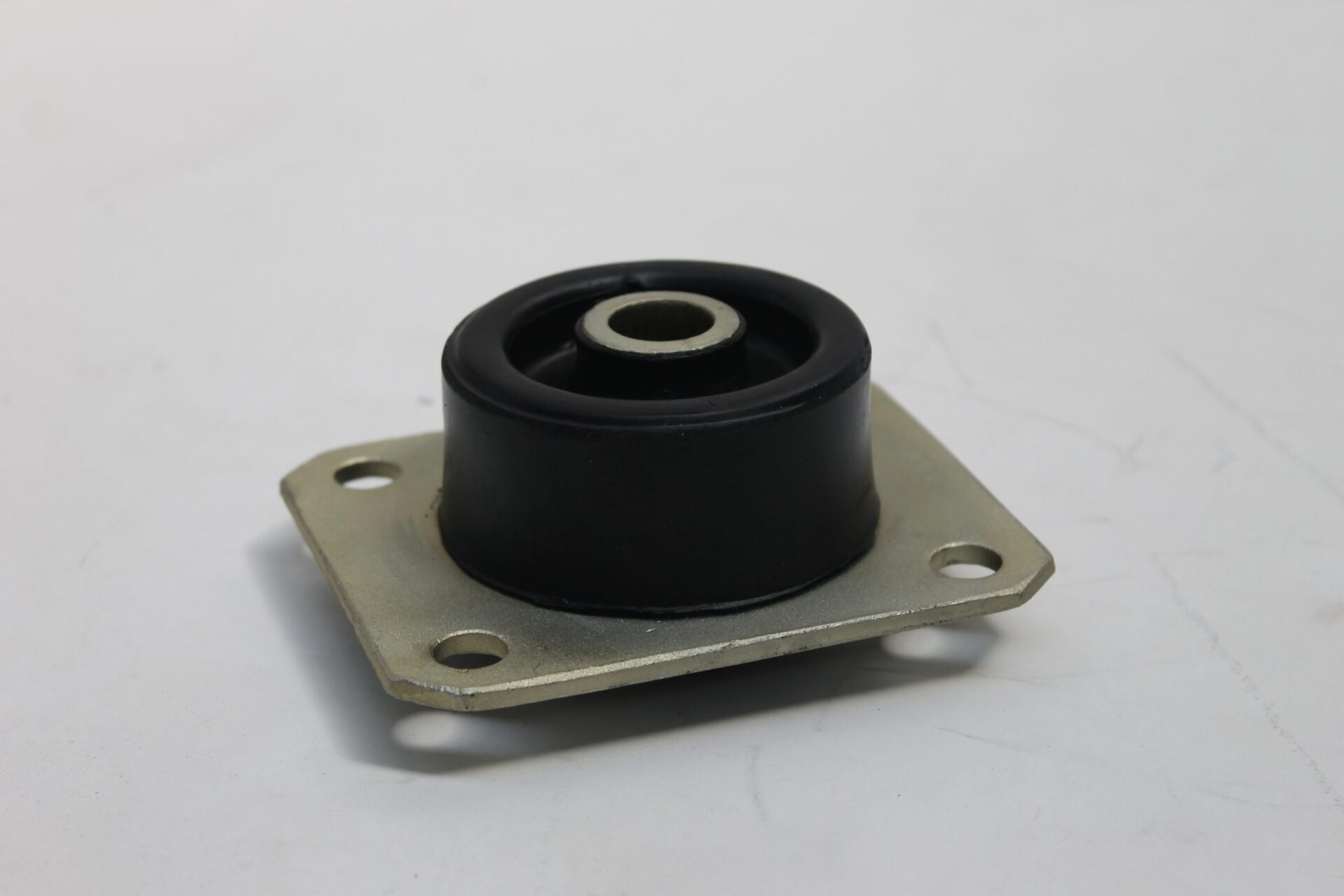 3909594M1, Rear Cab Mount, Massey Ferguson Tractors, Ned Murphy Tractors Ltd.