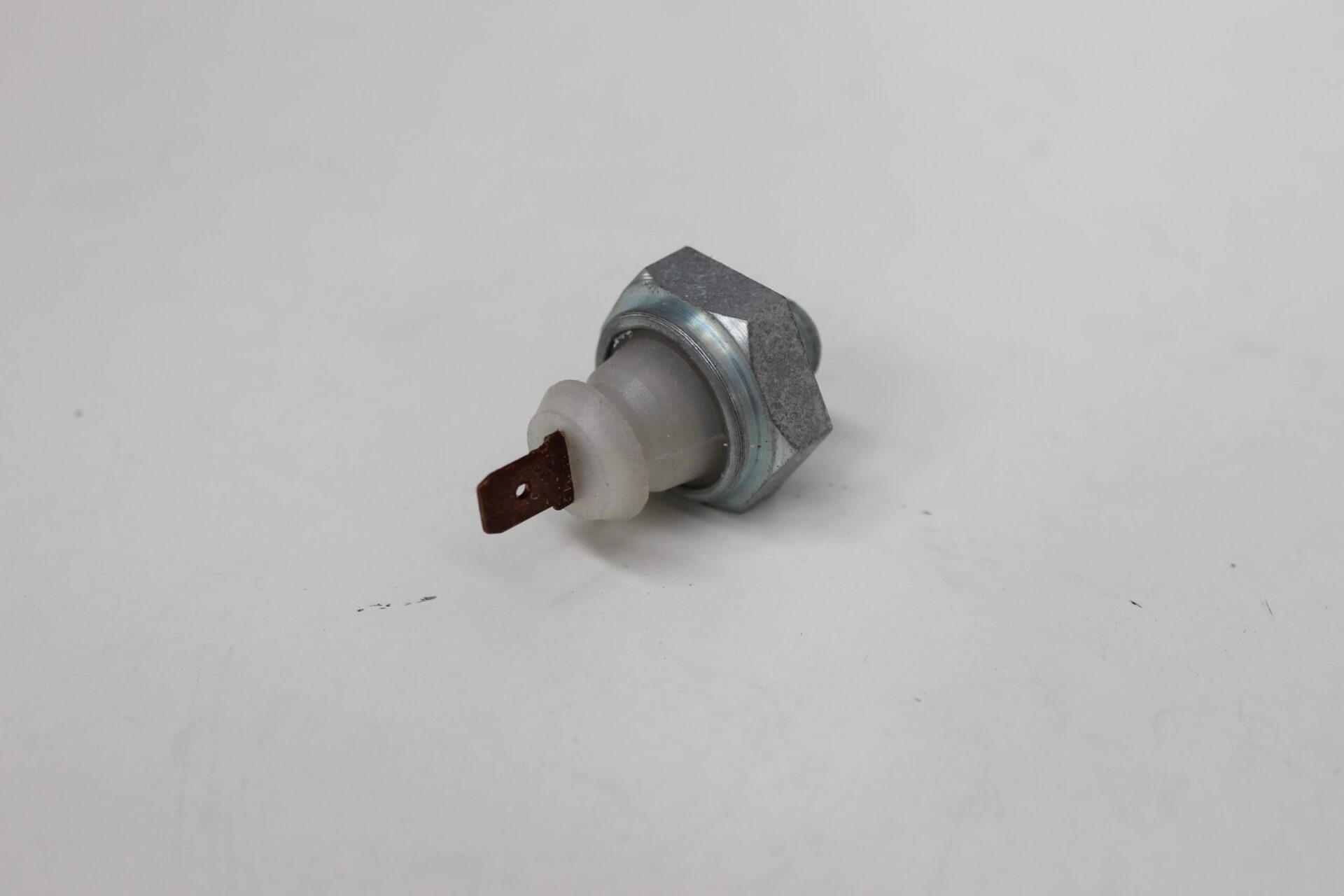 Oil Pressure Sensor V619400 - Image 2