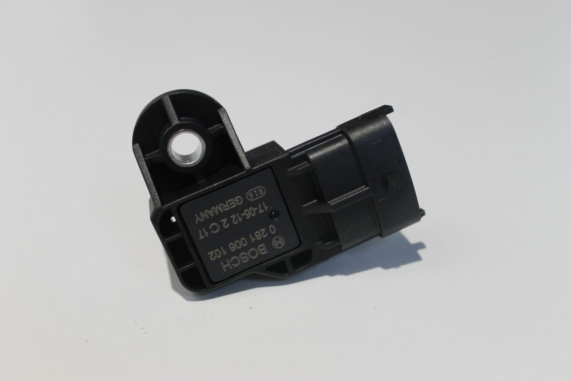 Air Intake Temperature & Boost Sensor V837073934 - Image 2