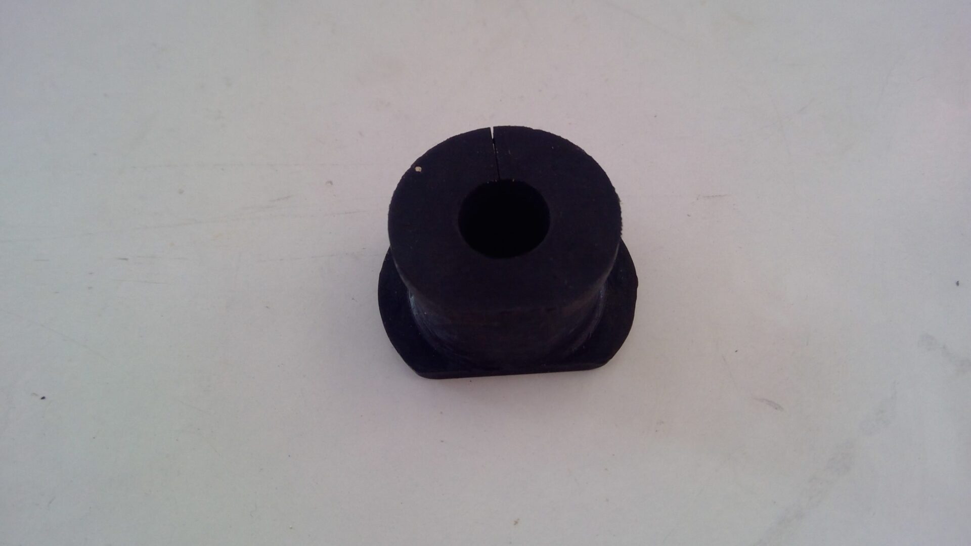 Grommet 185688M1 - Image 3
