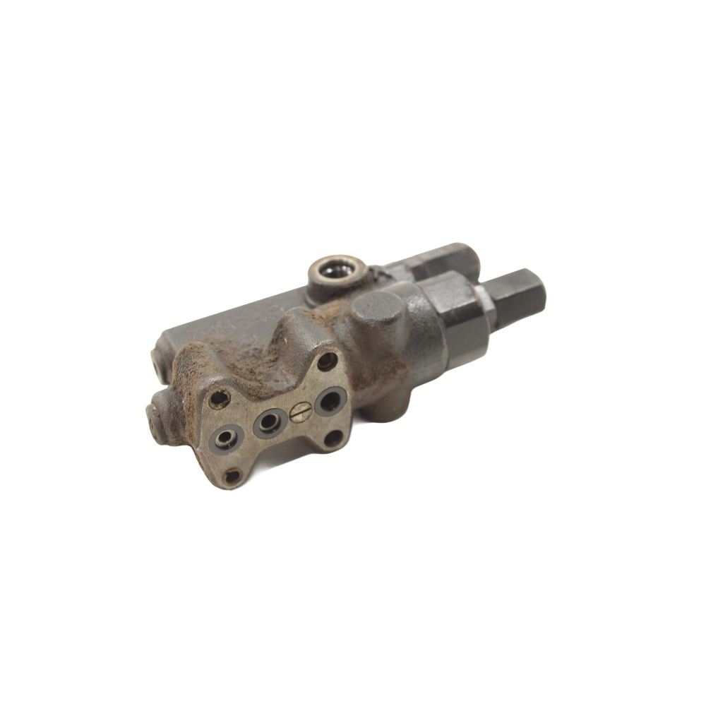 3716371M1, Adjuster Valve, Massey Ferguson Tractors, Ned Murphy Tractors Ltd.
