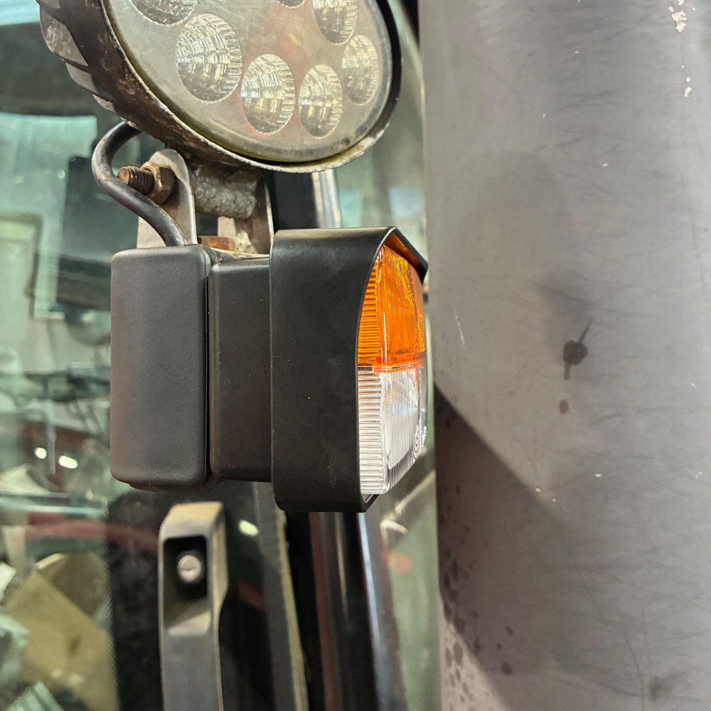 NMT1015, Square Park/Indicator, Massey Ferguson Tractors, Ned Murphy Tractors.