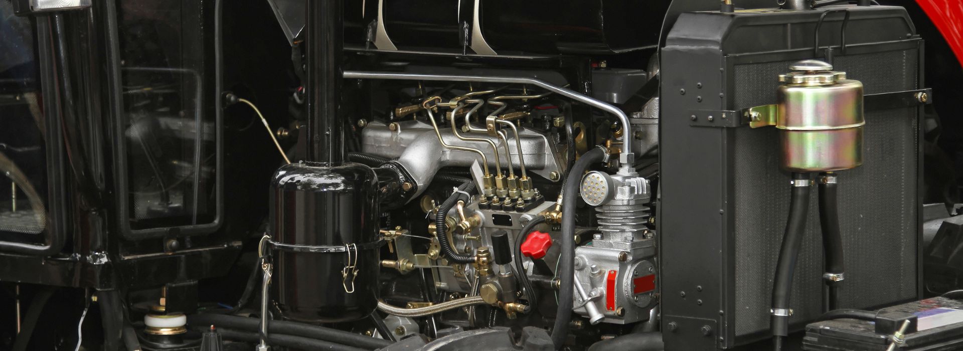 Repairing Oil Leaks in Older Massey Ferguson Models, Massey Ferguson Tractors, Ned Murphy Tractors Ltd.