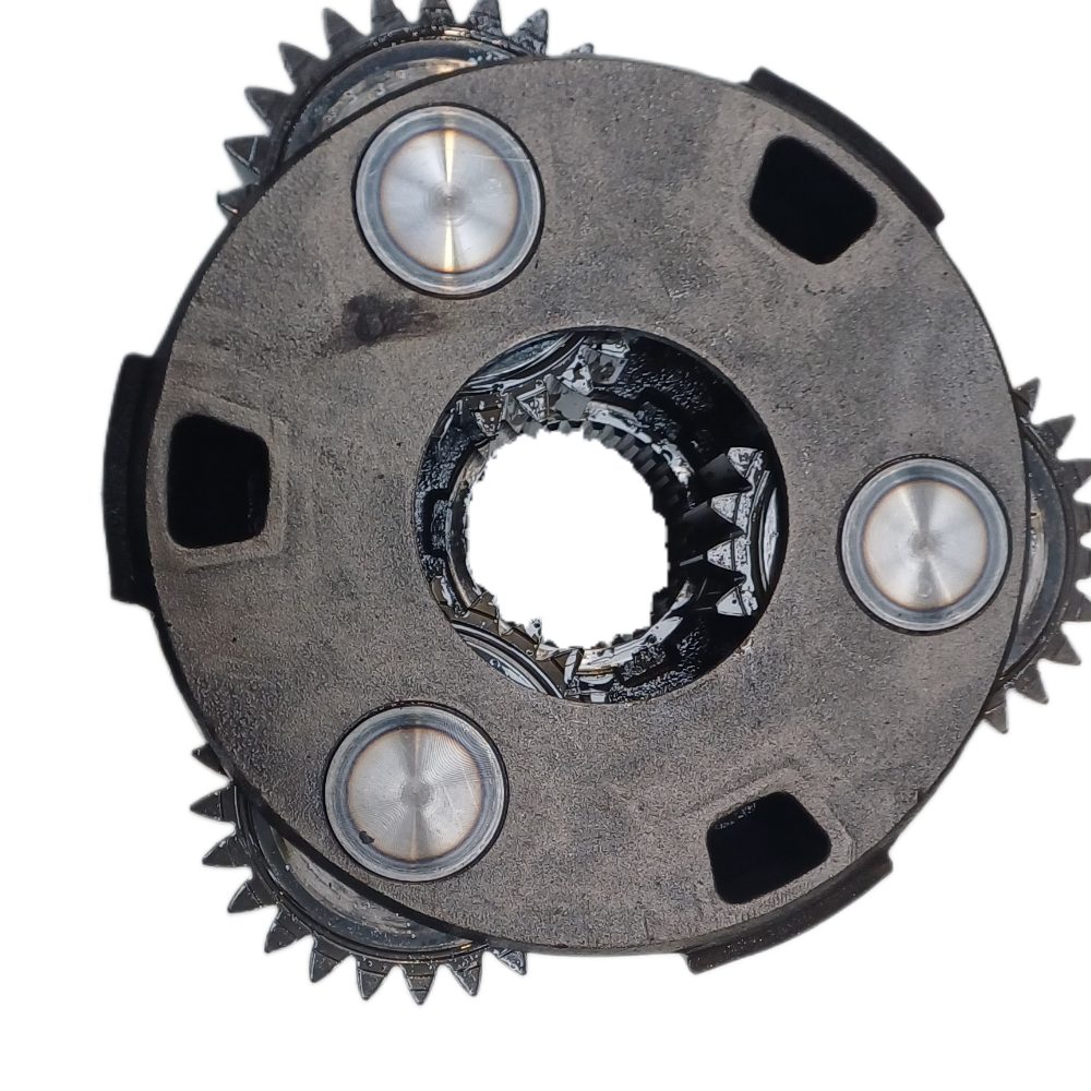 Hub 4301238M2 Complete.Massey Ferguson Tractors, Ned Murphy Tractors Ltd.